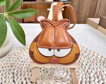 Handmade leather Keyfield cat keychain, handbag wallet pendant, backpack key pendant, unique birthday gift