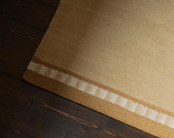 Alfombra Kilim escandinava tejida a mano de tejido plano, alfombra de inspiración sueca / alfombra de nudos nórdicos / alfombra lisa vintage tejida a mano en tonos burdeos y beige cielo