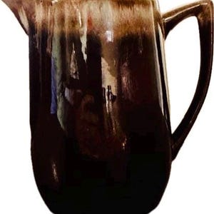 Brocca in ceramica smaltata marrone vintage