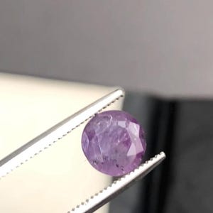 1,50 ct afghansk rubin – fantastisk röd korund ädelsten | Samlarsten av afghanskt ursprung