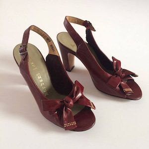 Chaussures des années 1940 / Chaussures Herbert Levine vintage Herbert Levine clouté en cuir rouge cerise