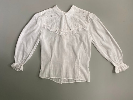 1930s 1940s eyelet lace white blouse. 30s 40s vint