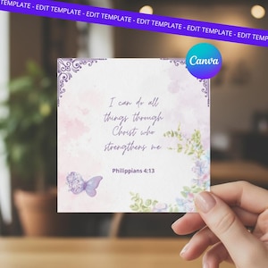 Puede incluir: Una tarjeta cuadrada con un fondo de acuarela en tonos rosa y morado. La tarjeta presenta el texto "Todo lo puedo en Cristo que me fortalece" y "Filipenses 4:13". Se incluyen elementos florales y mariposas decorativas.