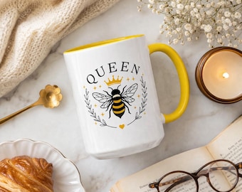 Taza de café con diseño de abeja reina, detalles en dos tonos, ideal para regalar a los amantes de las abejas.
