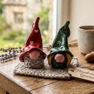 Handmålad keramisk lyckognome, hantverksmässig heminredning
