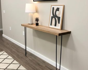 Consola estrecha para entrada con patas de horquilla: moderna mesa de madera para recibidor, ideal para espacios pequeños y como mesa de sofá minimalista.