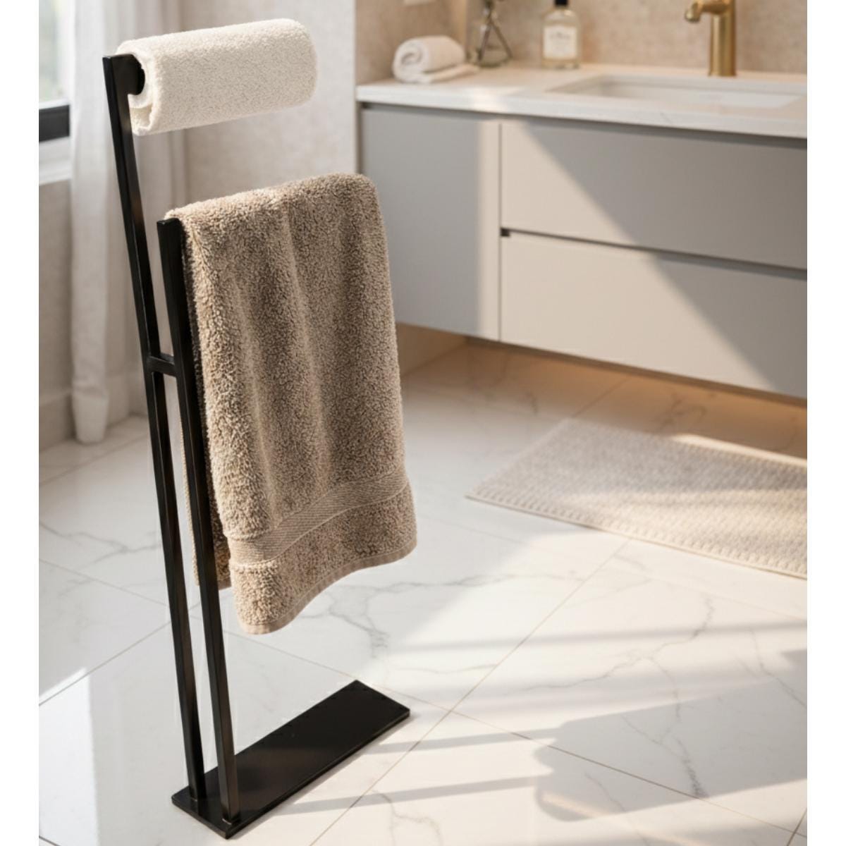 Toallero de pie, moderno toallero de baño de metal negro, toallero minimalista de suelo, toalleros y barras