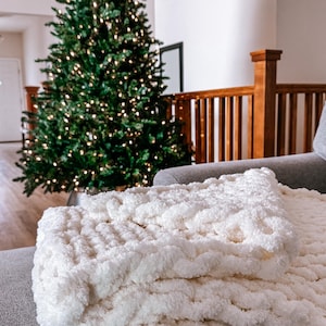 Hand Knit Chunky Chenille Blanket – Cozy Home Decor Throw
