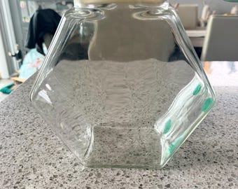 Tarro de cristal Libbey antiguo con tapa, forma hexagonal.