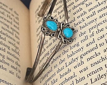 Vintage Navajo Turquoise Cuff Bracelet | Silver Split Shank Flower Design