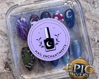 Cinco mundos de fantasía: uñas postizas personalizadas de parques temáticos