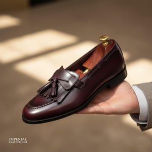 Mocasines de cuero hechos a mano con borlas para hombre / Zapatos de vestir clásicos sin cordones / Calzado formal e informal de cuero