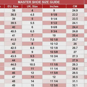 Może przedstawiać: Tabela konwersji rozmiar&oacute;w but&oacute;w zatytułowana "MASTER SHOE SIZE GUIDE". Tabela wyświetla rozmiary but&oacute;w w systemie US, EU i UK, wraz z pomiarami w calach i centymetrach. Rozmiary wahają się od rozmiaru US 5 (9 cali, 24,9 cm) do rozmiaru US 16 (12 5/8 cala, 32,1 cm).