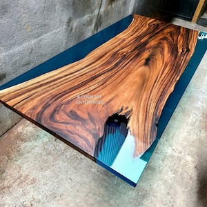 Blauwe epoxytafel / eettafel natuurlijk hout / Live Edge hout- en harstafel / Custom handgemaakte riviertafel / Houten salontafelblad