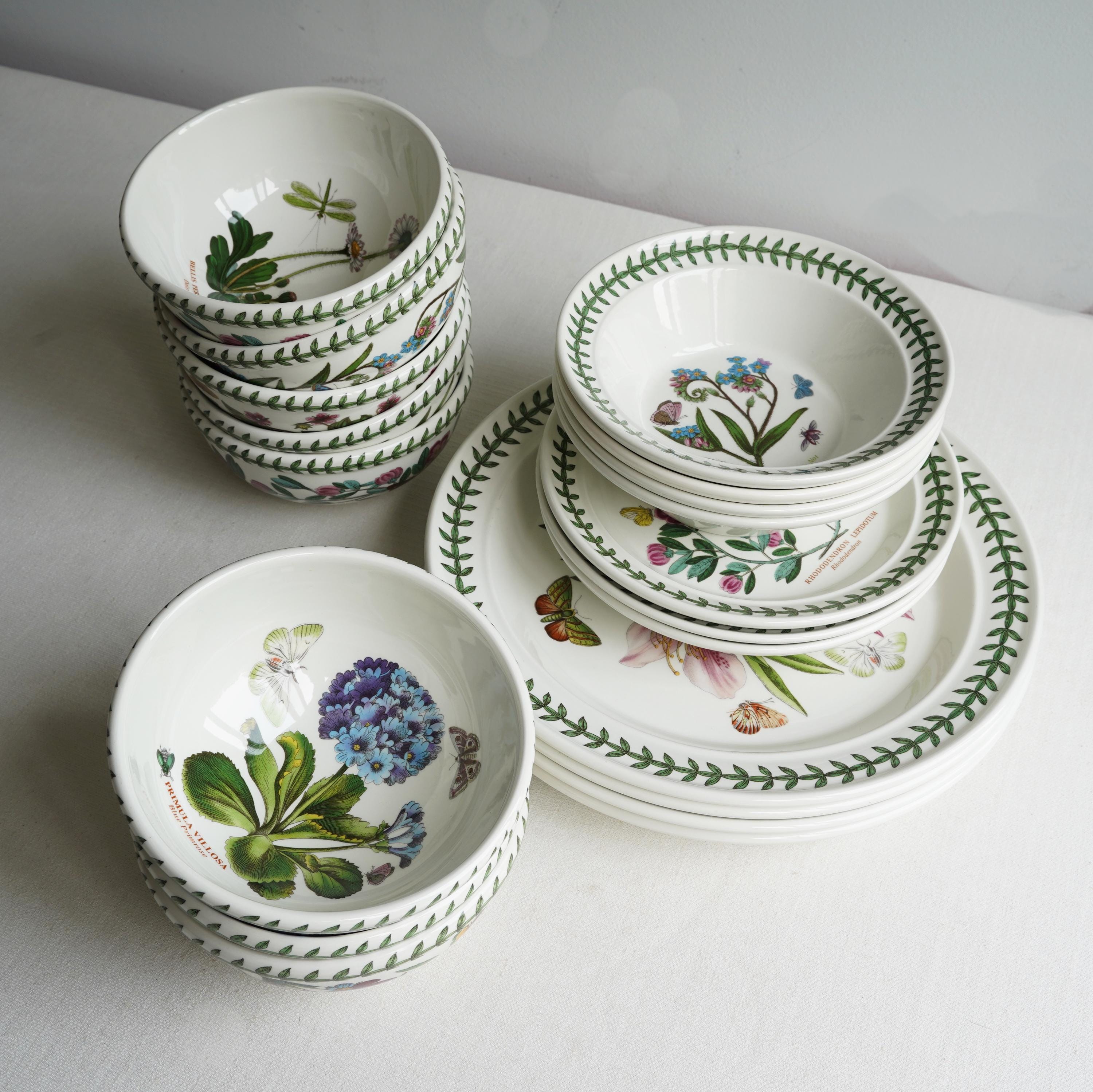 Botanic Garden Set of 4 Poppy Coupe Plates | Portmeirion