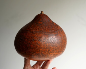 Peruvian Story Teller Folk Art Hand Carved Gourd 6"