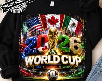 Puede incluir: Sudadera negra con un gráfico colorido para la Copa Mundial de la FIFA 2026, con las banderas de EE. UU., Canadá y México. El diseño incluye el trofeo de la Copa del Mundo, los números "2026" y un balón de fútbol.