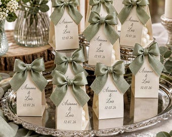 Personalized Wedding Candle Favors, Elegant Guest Keepsake, Bridal Shower Gift