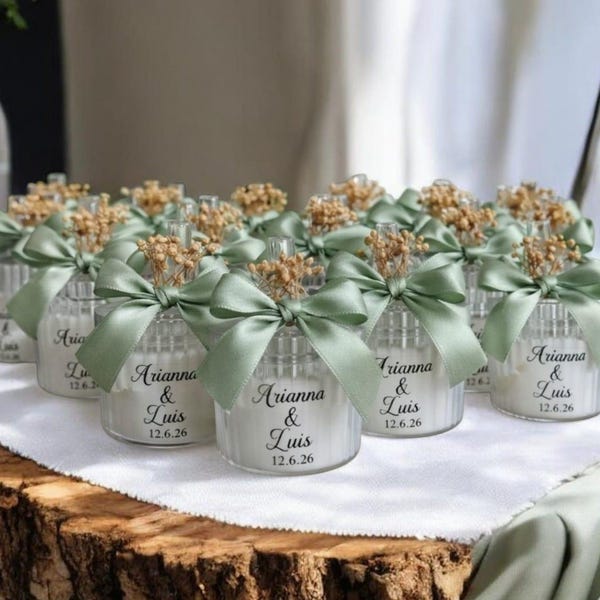 Personalized Wedding Candle Favors, Bulk Bridal Shower Gift, Sweet 16 Keepsake