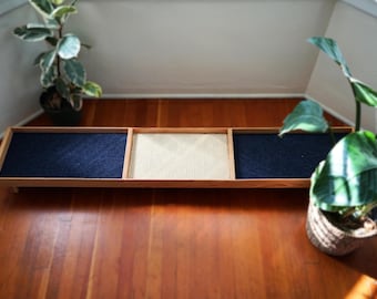 Salon moderne en bois pour chat avec lits doubles et grattoir central