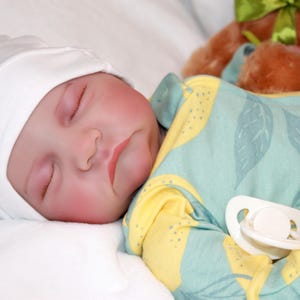 Realistic Reborn Baby Doll: 19&quot; Sleeping Newborn with Weighted Body