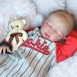 Realistic 3-5 lb Preemie Baby Doll – Lifelike, Heavy, and the Perfect Gift for Kids and Girls