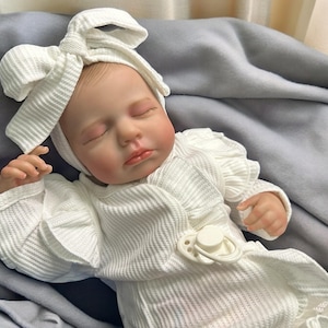 20” Lifelike Reborn Baby Doll, Weighted 2-8 lbs Soft Cuddly Newborn Girl or Boy Doll, Realistic Handmade Vinyl Doll for Kids & Collectors
