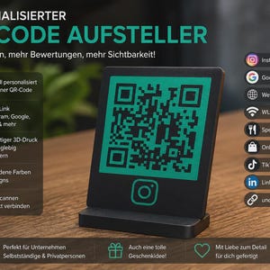 Könnte beinhalten: Ein schwarzer, rechteckiger Aufsteller mit einem markanten grünen QR-Code und dem Instagram-Logo. Der Aufsteller enthält deutschen Text wie PERSONALISIERTER QR-CODE AUFSTELLER und listet verschiedene digitale Plattformen wie Instagram, Google und TikTok auf.