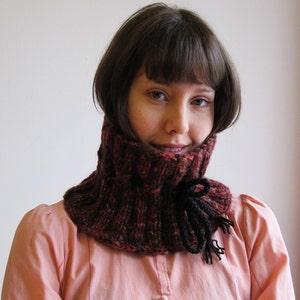 Red Fire Woll Knitt Neckwarmer image 2