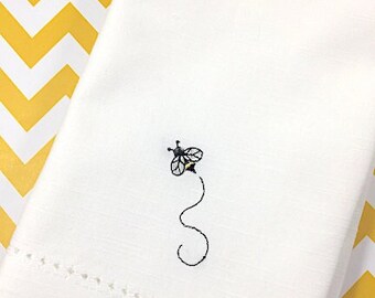 Bumble Bee Embroidered Cloth Napkins,  Set of 4, bee napkins, summer napkins, bee cloth napkins, embroidered bee napkins, bee party