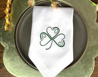 St. Patrick's Day Shamrock Cloth Napkins, Set of 4, St. Patrick's Day Party, Shamrock linen napkins, Shamrock napkins, clover napkins