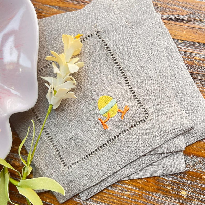 WhiteTulipEmbroidery Cocktail Napkins