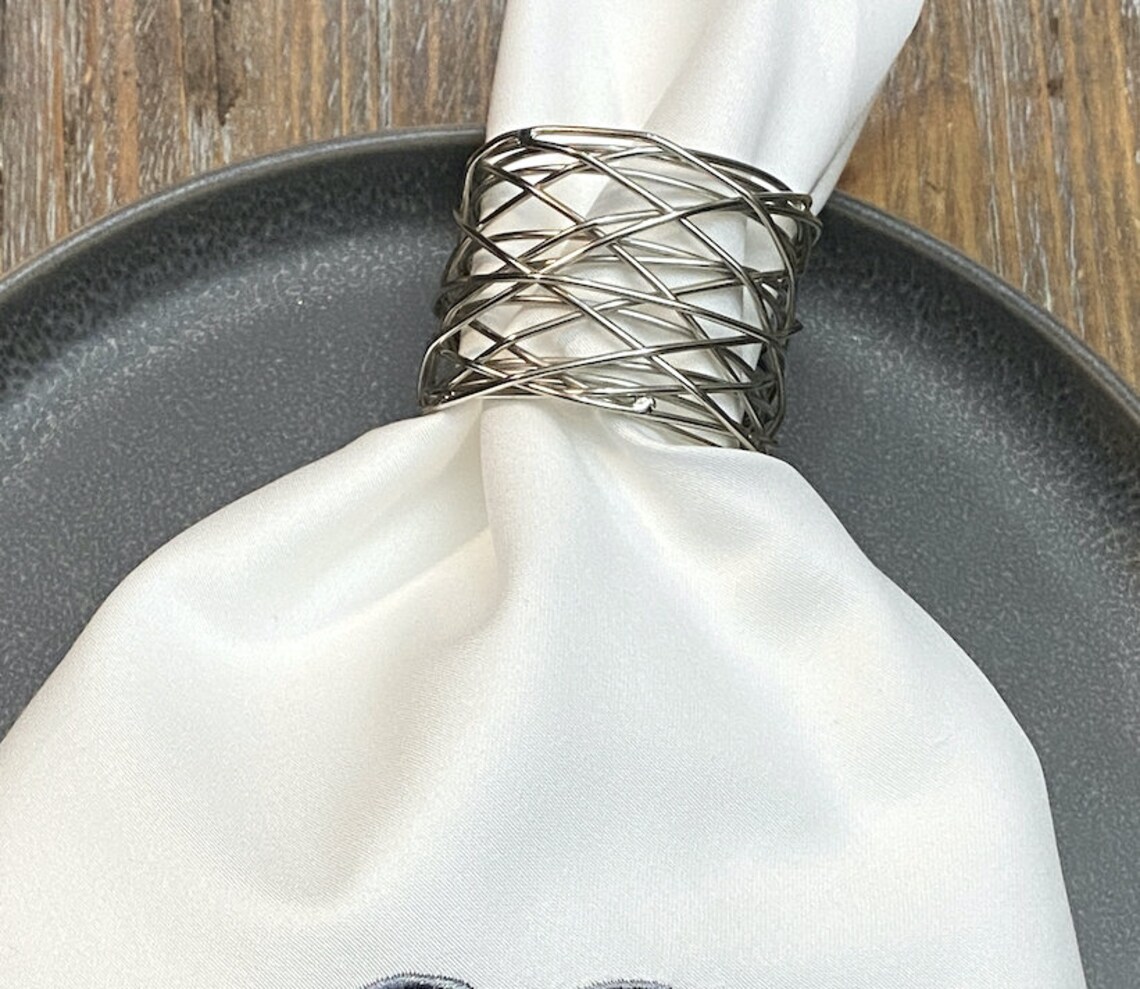 Silver Napkin Rings Set of 6 Wire silver napkins rings Etsy