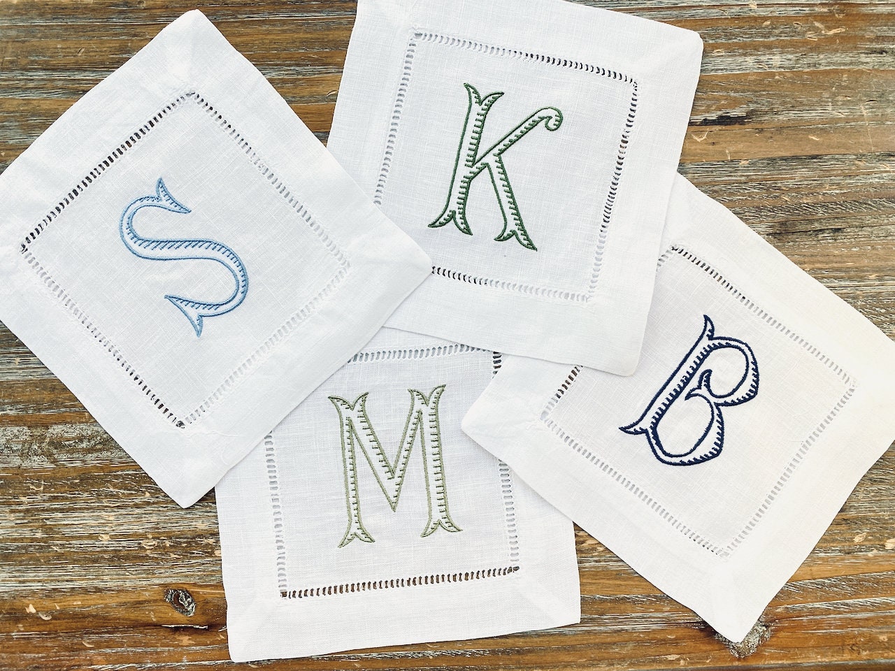 75 Bulk Monogrammed Cloth Napkins – White Tulip Embroidery