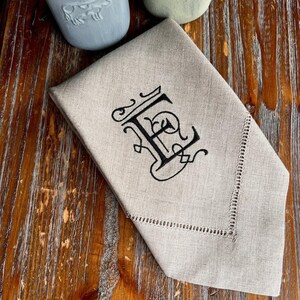 Victoria Monogrammed Napkins, Embroidered Cloth Dinner Napkins, Set of 4, cotton napkins, custom napkin, script monogram, wedding napkin