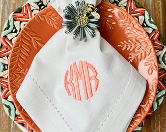 Scallop Monogrammed Embroidered Cloth Dinner Napkins, Set of 4, 3 letter monogram monogrammed cloth napkins, wedding gift, wedding napkins