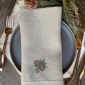 Winter Pine Cone Embroidered Cloth Napkins, Set of 4, Christmas napkins, Christmas cloth napkins, pine cone napkins, pincones