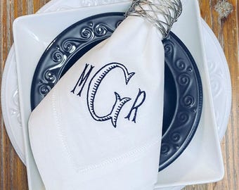 Monogrammed Cloth Napkins, Set of 4, Baroque, cloth wedding napkins, wedding linens, embroidered napkins, wedding gift, linen