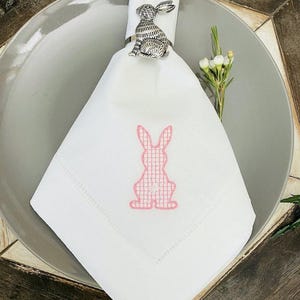Easter Bunny&#39;s Back Embroidered Cloth Napkins, Set of 4, Easter cloth napkins, Easter napkins, embroidered napkins, Easter bunny decoration