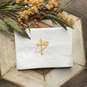 Custom Communion Cloths, Set of 4, Bread Plate Napkins, Corporal Fold, Embroidered Napkins, Church cloths, church linens, communion linens