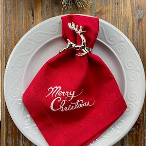 Merry Christmas Cloth Napkins, Set of 4, Christmas napkins, Christmas Dinner Napkins, Christmas Embroidered Napkins
