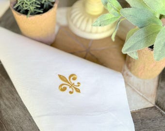 Fleur De Lis Embroidered Cloth Dinner Napkins, Set of 4, Fleur De Lis napkins, party napkins, mardi gras napkins, mardi gras party