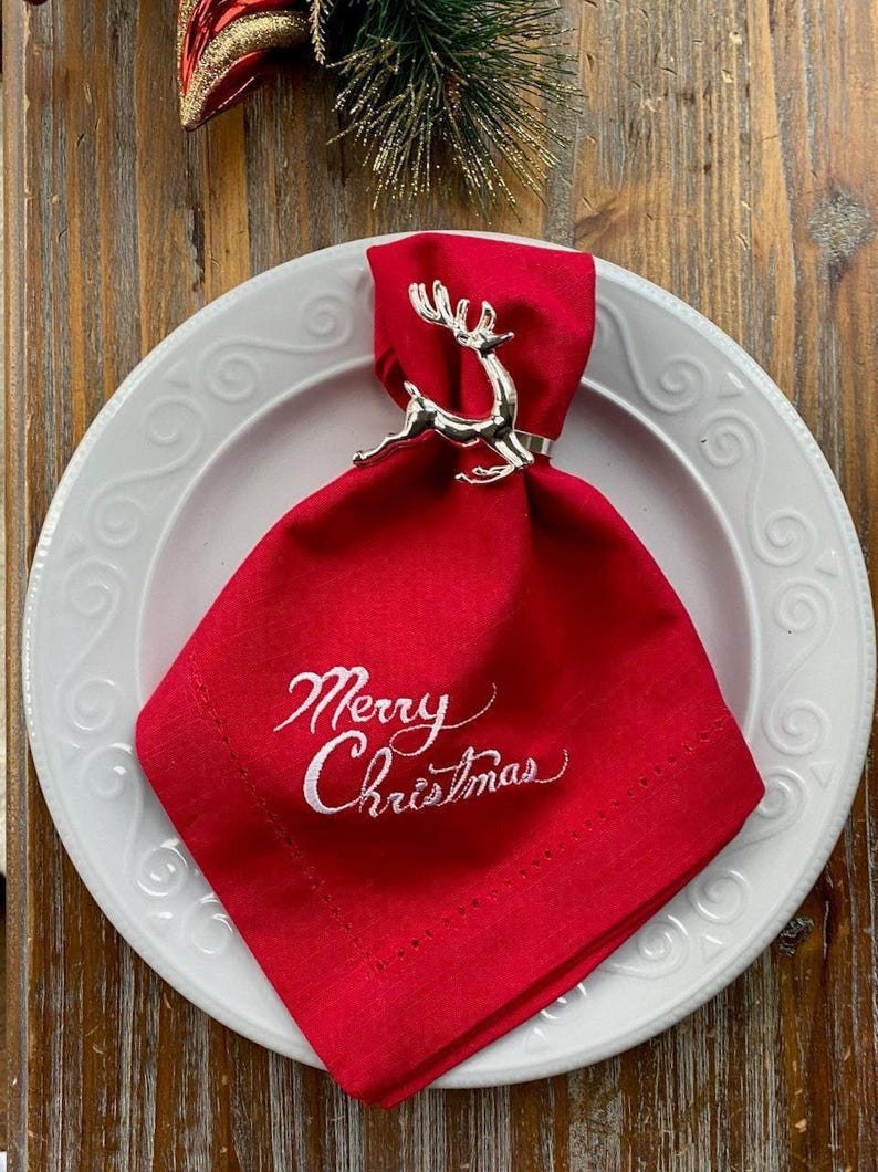 Merry Christmas Cloth Napkins, Set of 4, Christmas napkins, Christmas Dinner Napkins, Christmas Embroidered Napkins image 1