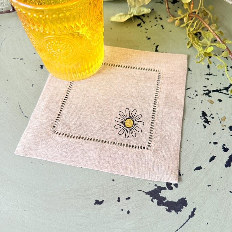 WhiteTulipEmbroidery Daisy Cocktail Napkins - Thumbnail 3