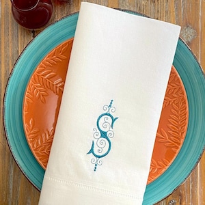 Elegant Monogrammed Napkins,  Embroidered Cloth Dinner napkins, Set of 4, hostess gift, wedding personalized, formal napkins, wedding linen