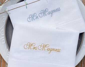 Personalized Bride and Groom Name Napkins, Set of 2, wedding gift, wedding head table ideas, names napkins, mrs and mrs napkins