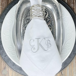 Select Monogrammed Embroidered Cloth Dinner Napkins, Set of 4, monogrammed cloth napkins, wedding gift, embroidered napkins, wedding napkins