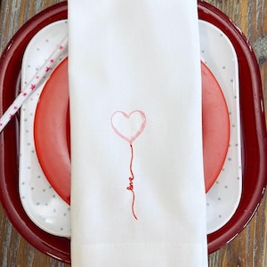 Love Heart Balloon Valentine&#39;s Day Napkins, Set of 4, heart valentine&#39;s day napkins, valentine&#39;s gift, heart cloth napkins, love napkins