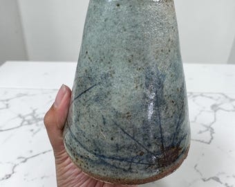 Handcrafted Speckled Stoneware Vase – Rustic Leaf Inlay Bud Vase – Wabi-Sabi Flower Vessel