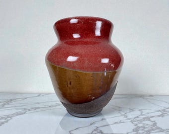 Handcrafted Cranberry Sands Ceramic Vase – Coastal Rustic Centerpiece
